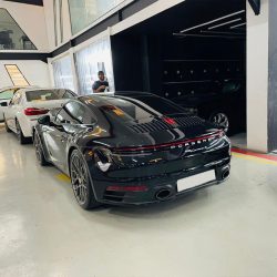 Largest-Porsche-Workshop