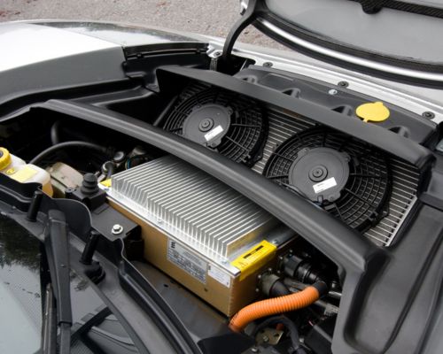 Electric Car Battery Miantenance in Dubai