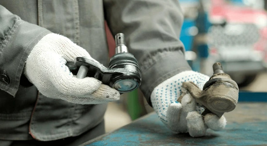 Ball-Joint-Replacement